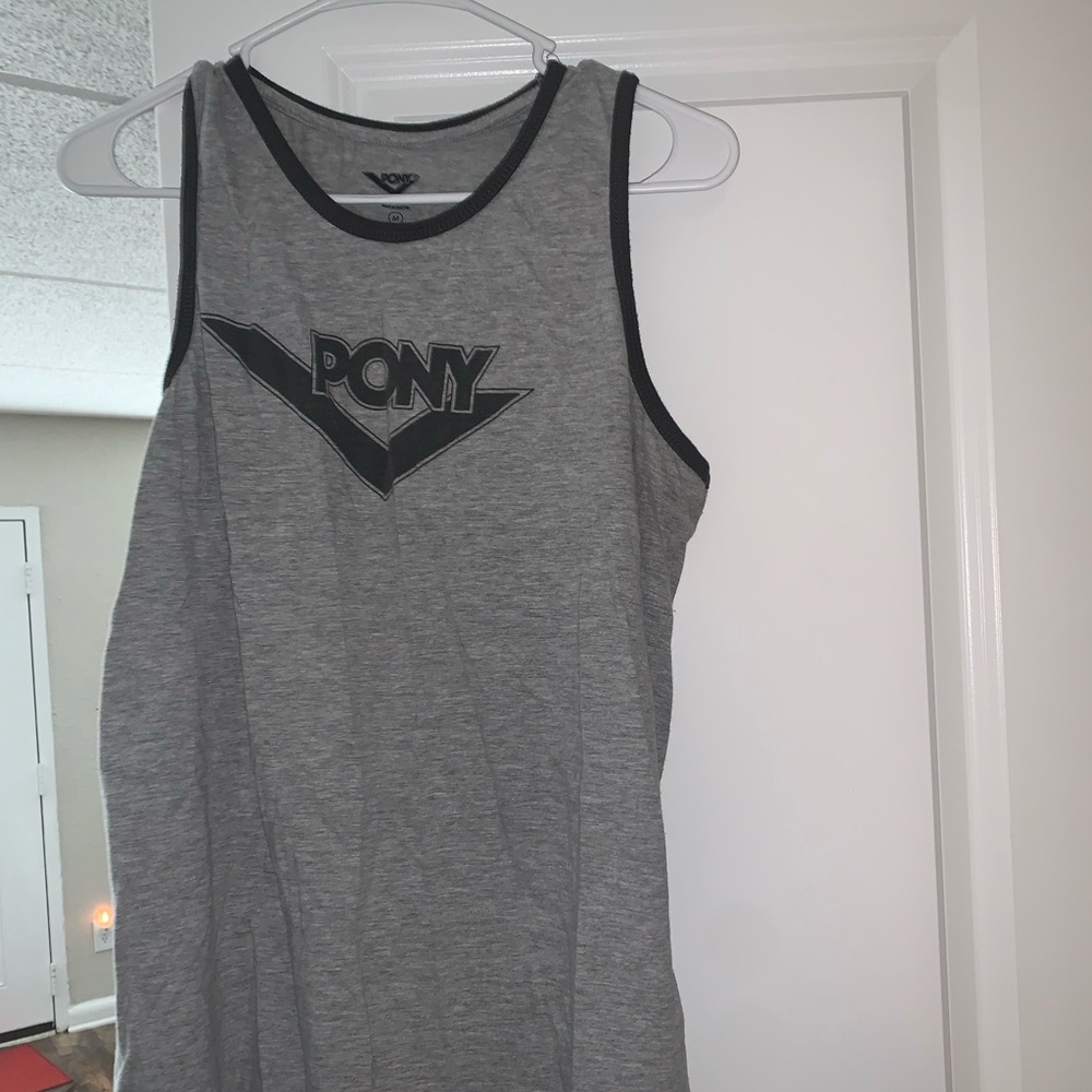 Men’s grey tank